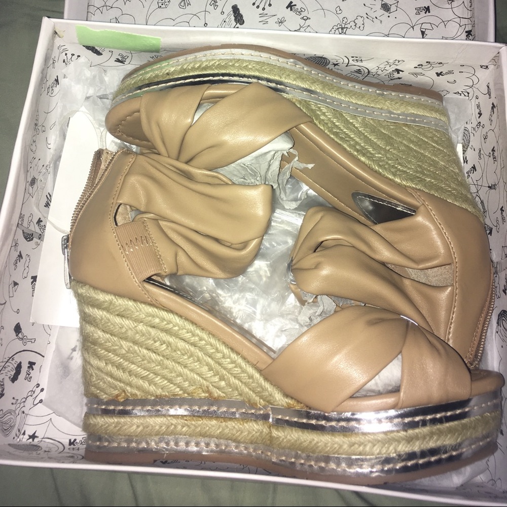 NWT beige summer Wedges